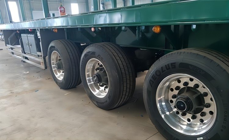 3 Axle Flatbed Trailer with Air Suspension - Image 2
